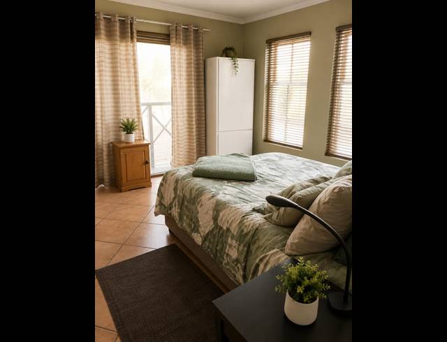 4 BEDROOM HOUSE FOR SALE IN OLIEVENHOUTBOSCH